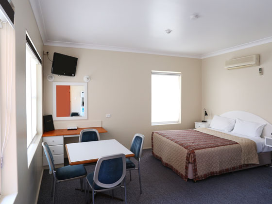 Engadine Motor Inn Double Room