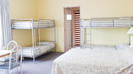 Engadine 6 bed Family room accommodation